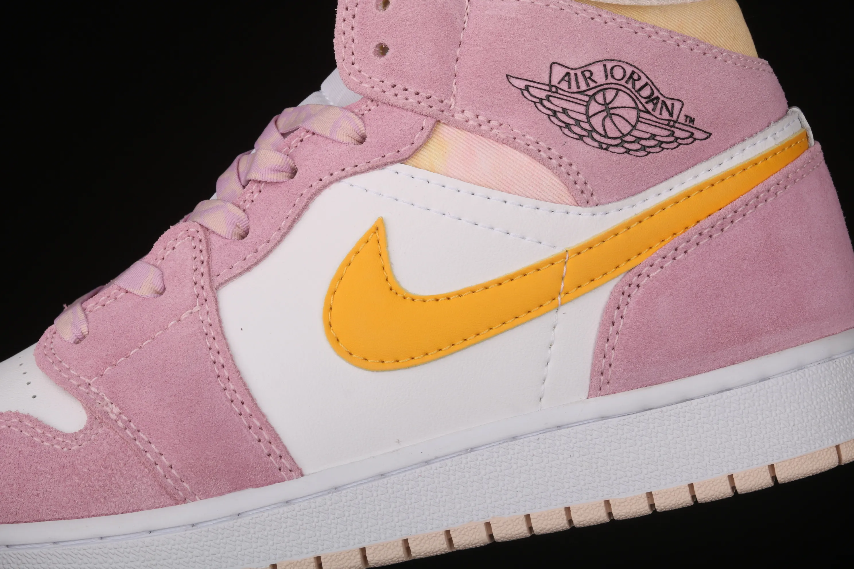 All Categories Air Jordan Jordan Series Basketball Shoes Air Jordan 1 Mid Air Jordan 1 Mid AJ1 Joe 1 Girly Pink China Basketball Shoes DC9517-600